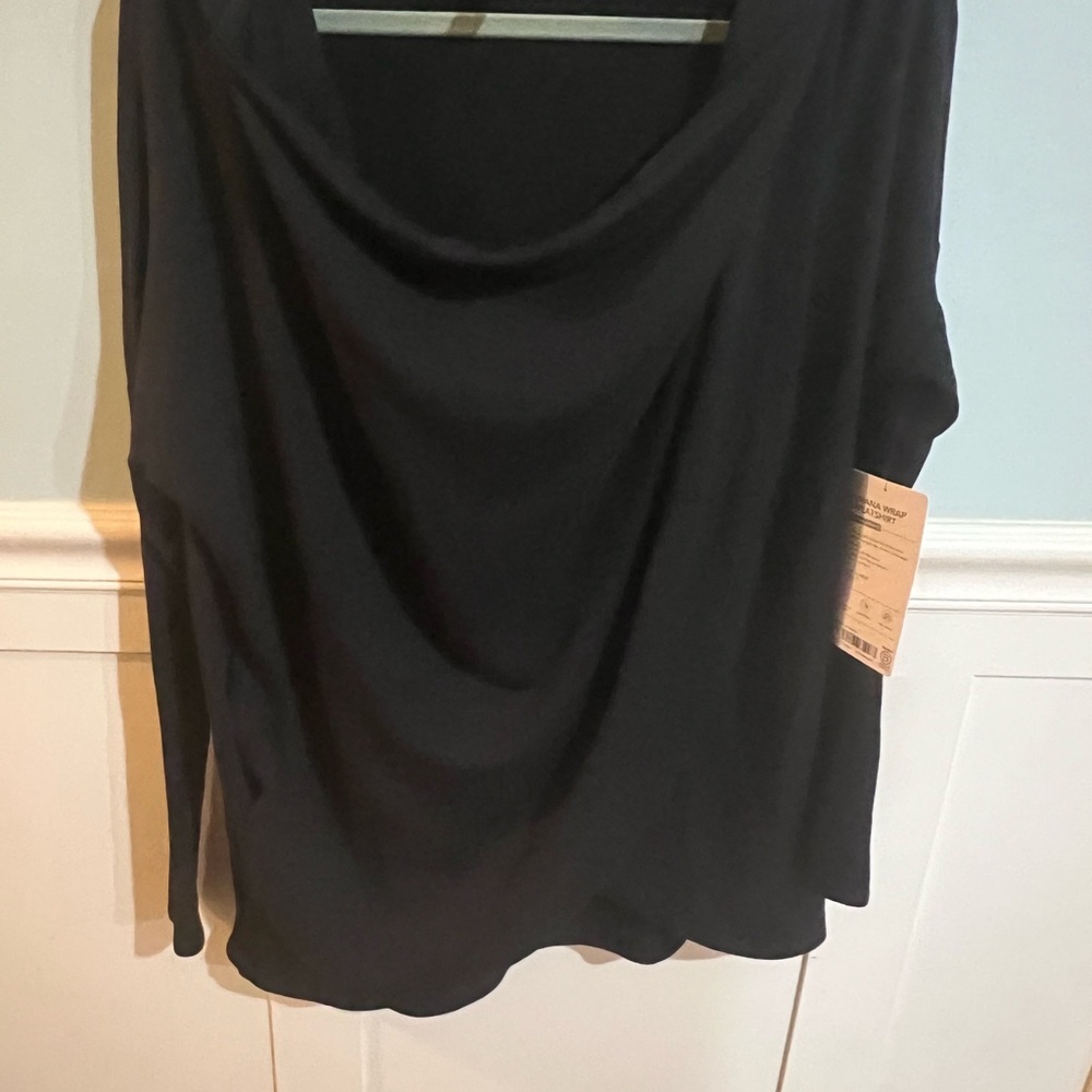 Athleta Purana Wrap. S.  NWT